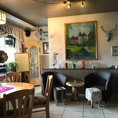 Restaurant Alt Laubach Hotel 2*